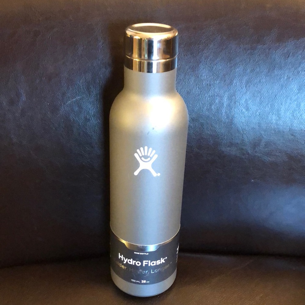 Hydroflask 25 oz water wine bottle hydro flask
